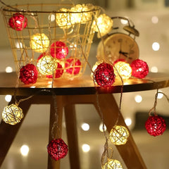 1 Set of Red and White5cm Rattan Cane 20 Ball Battery Powered 3m String Lights Christmas Gift Home Wedding Party Bedroom Decoration Table Centrepiece