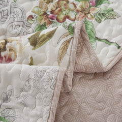 Artisan Quilted Coverlet and Pillowcases Set: A Masterpiece for Your Bed - Queen size