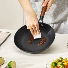 Cast Iron Skillet, 3-Piece Frying Pan Set (205, 265, 310 mm), Nonstick Skillets with Detachable Wood Handle, Pre-Seasoned Chef's Pan, Kitchen Cookware for Gas, Electrical, and Induction, Black